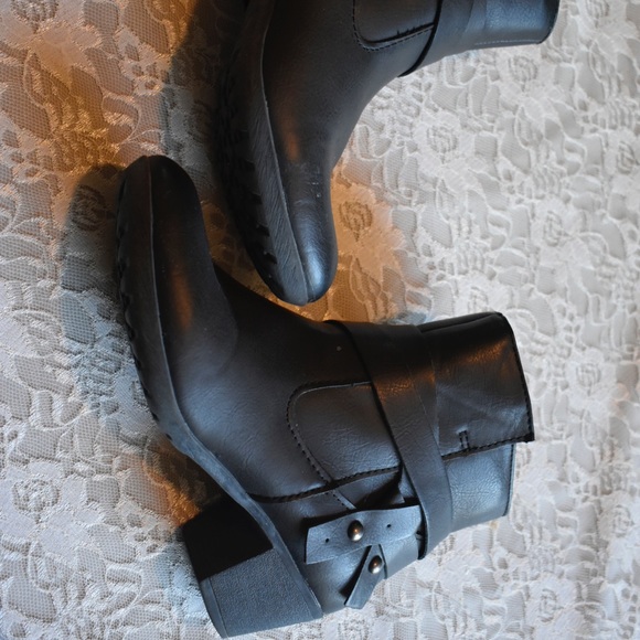 Style & Co. Charcoal Gray Booties - Picture 2 of 7